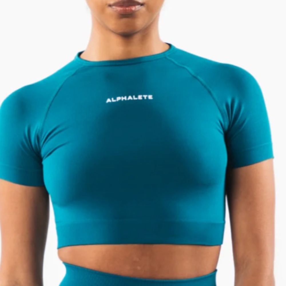 Amplify SS crop- size small galactic ocean